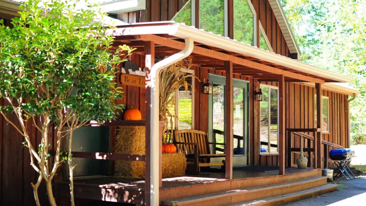 Townsend Cabin | Family/Group Lodge with Spectacular Mtn. Views/Hot Tub/Game Tables/WIFI