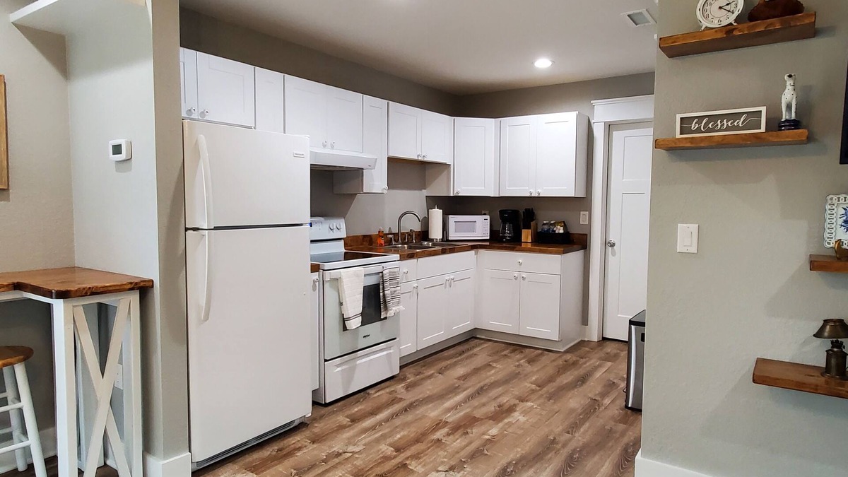 Manteo Apartment | Family Guesthouse - 1 mile to Downtown Manteo