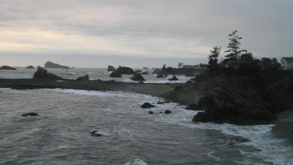 Bertsch-Oceanview House | Family Hm-3 Bdrm sleeps 7 w/jacuzzi tub near redwoods, beach & Elk Vlly Casino