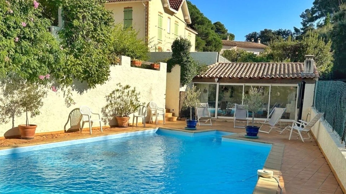 Le Pradet Villa | FAMILY HOLIDAY BETWEEN SEA AND POOL 6 pers (see more)
