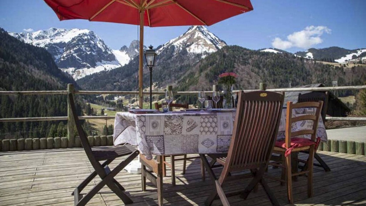 Abondance Ski Chalet | Family holidays in a cosy chalet in Abondance: ski Nature and View