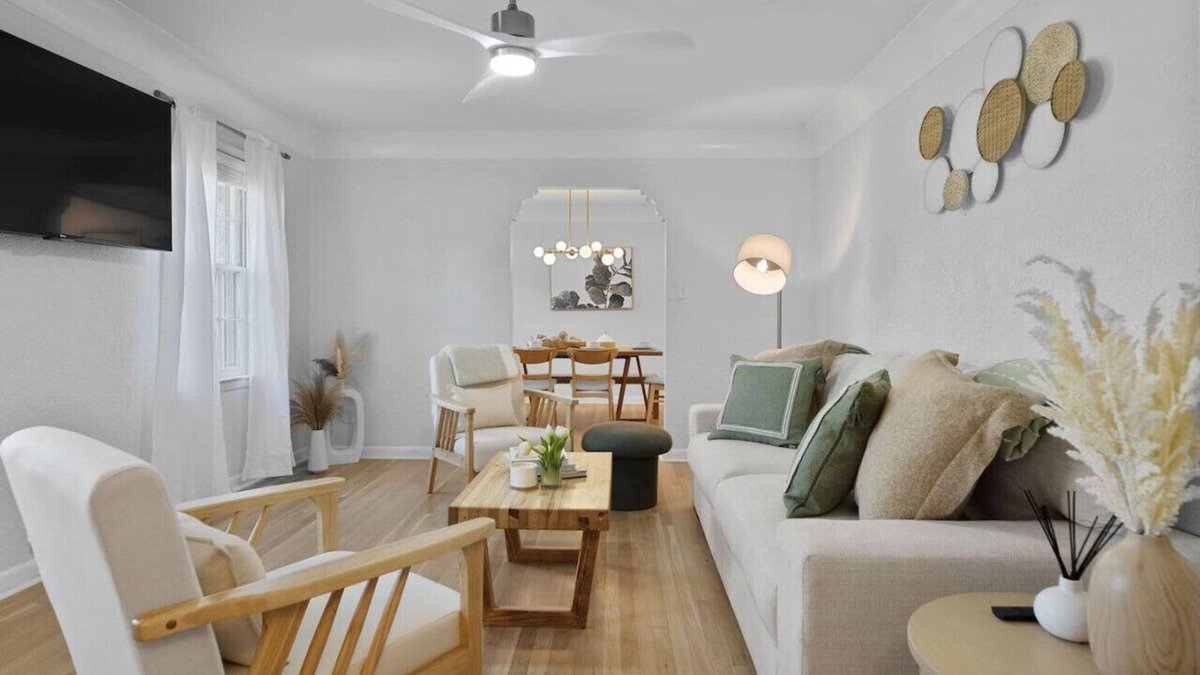 Hanahan House | Family Home and Private Backyard
