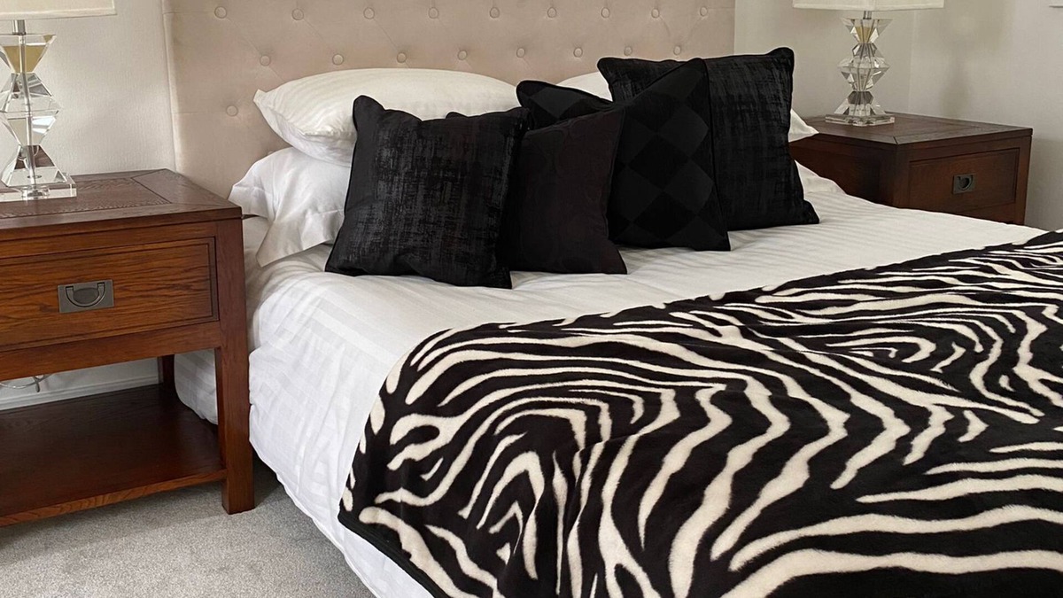 Southfield House | Family Home close to park and swimming pool