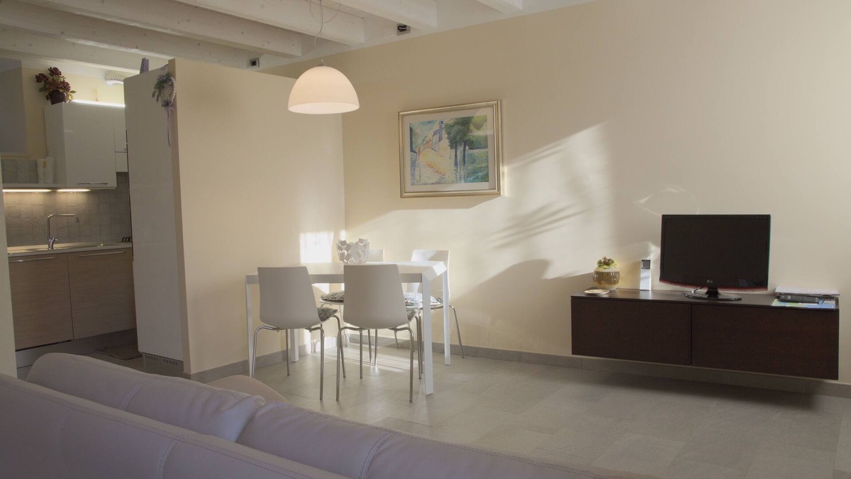 Garda House | Family home in Garda - TOURIST ACCOMMODATION 023036-LOC-00025