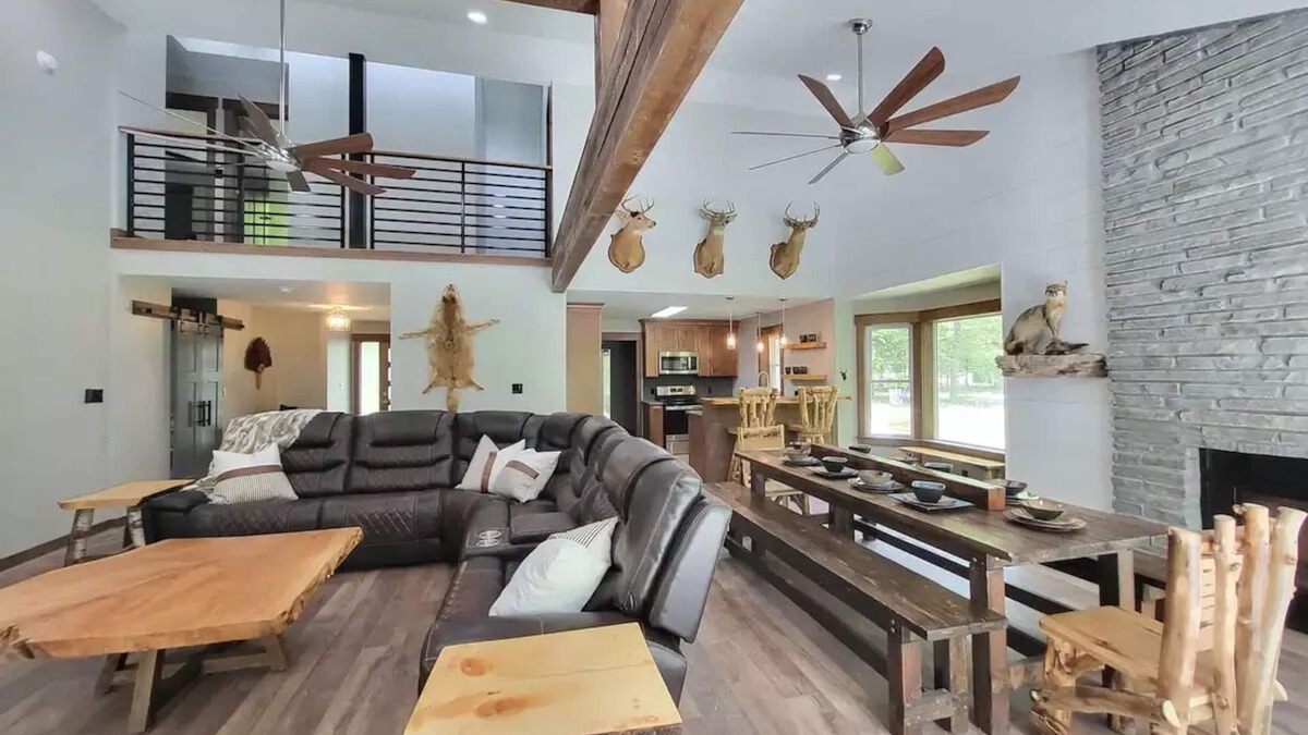 Queensbury House | Family Home Nr Ski Mtn+Lake George w/Indoor HotTub