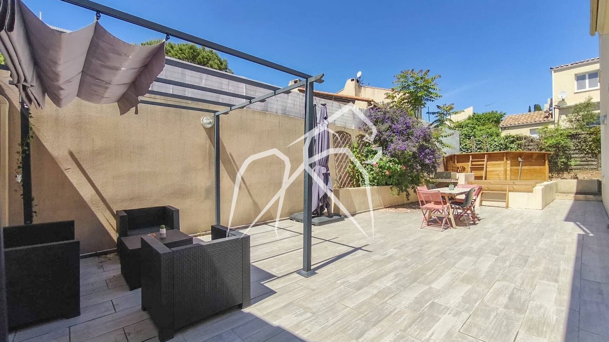 Cournonsec House | Family home with pool 15mns from the Mediterranean!