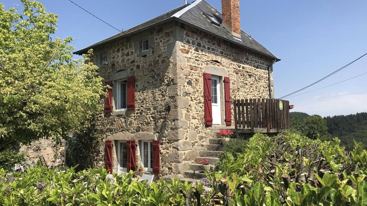 Ferrieres-sur-Sichon Cottage | Family house in Ferrières-sur-Sichon with fireplace and garden in rural setting