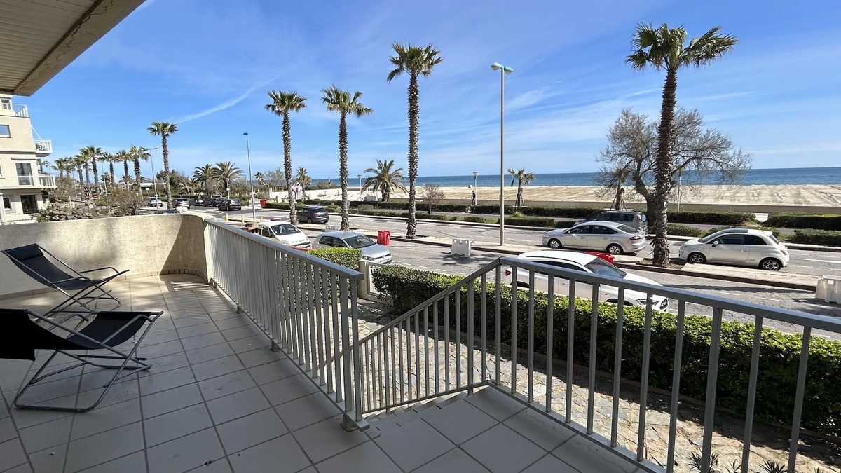 Saint-Nazaire House | Family house with seafront terrace, sea view