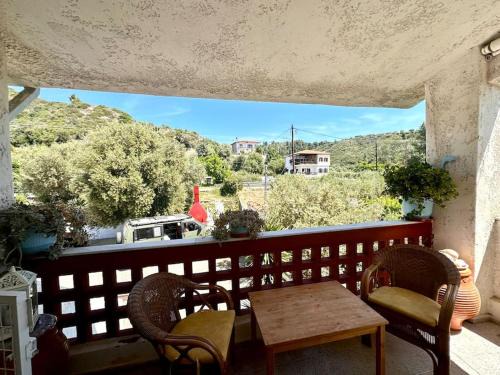 Mola Kalyva Apartment | Family House in Mola Kaliva