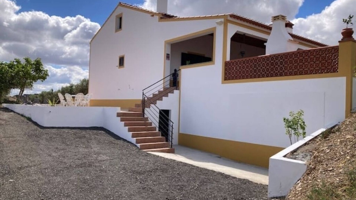 Moura Villa | Family house in the countryside with pool. Near Monsaraz and Lake Alqueva