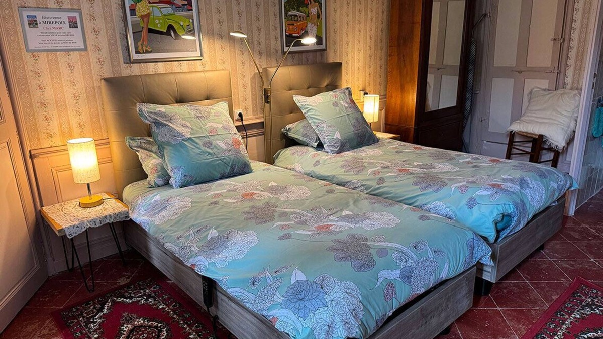 Mirepoix Bed & Breakfast | Family Housing (2 Adults + 1 Child) - Center City