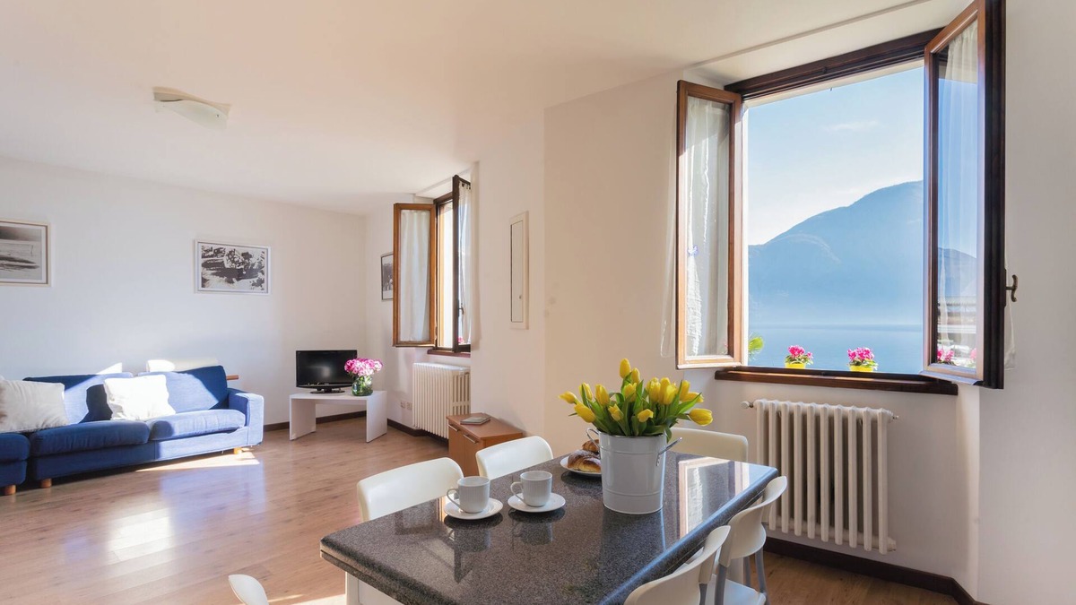 Azzano Apartment | Family Lake Apartment by Rent all Como