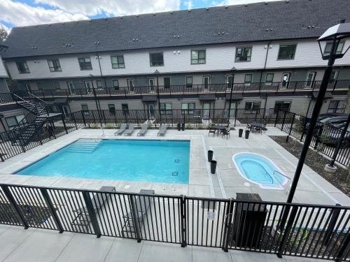 Canmore Apartment | Family Mountain Escape - Three Townhouses in One