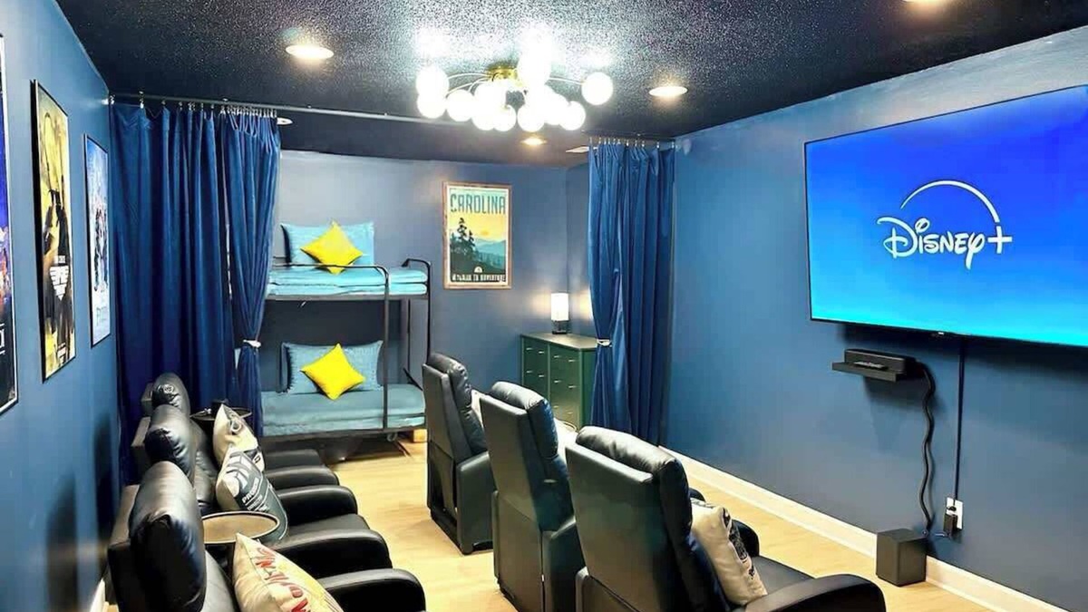Greensboro House | Family Movie and Game Room 2 King 5 Queen and 2 Twin Beds