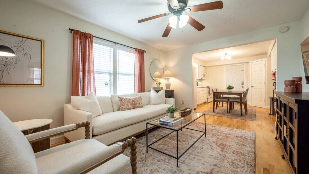 Greenwood House | Family Neighborhood - Full Yard - Parking