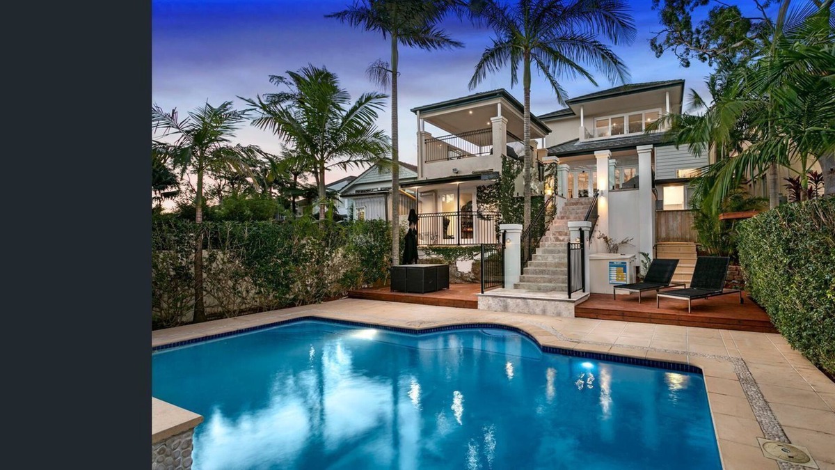 Seaforth House | Family Oasis 10 minutes to Manly Heated pool, gym, outdoor shower