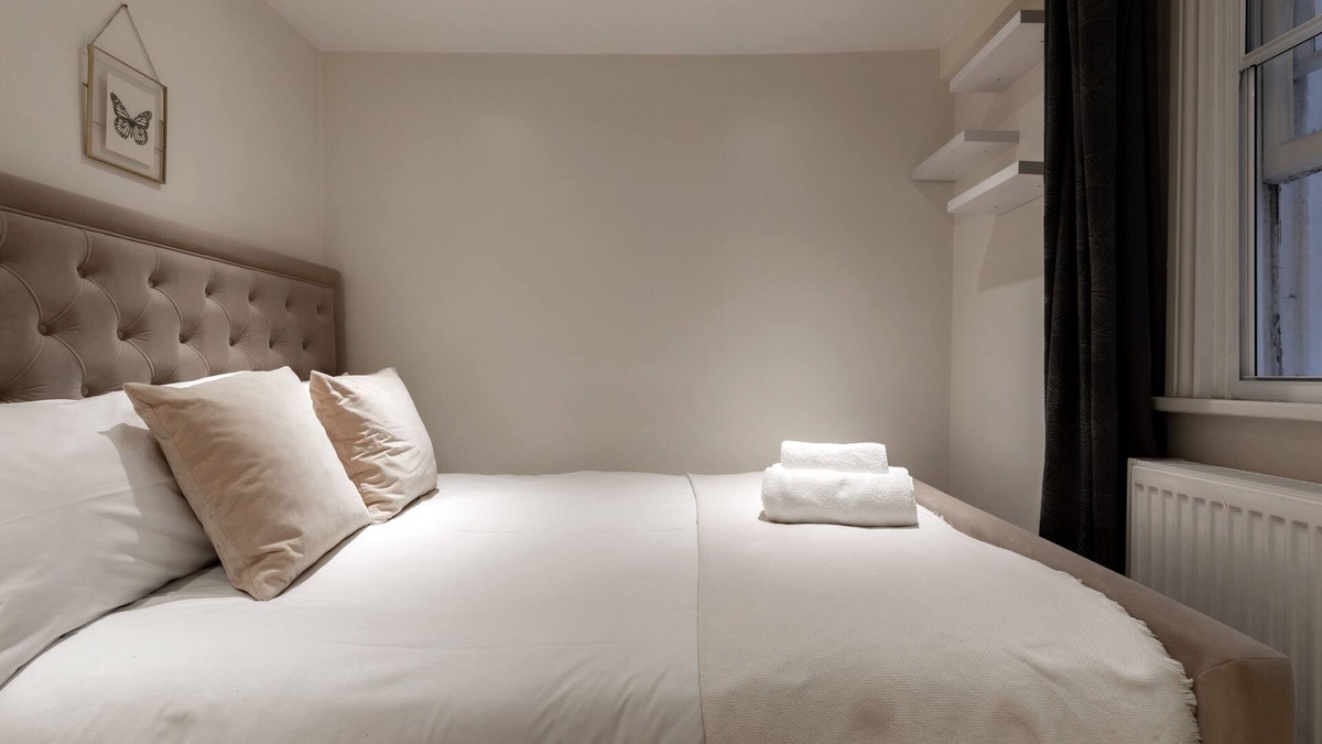 Bryanston and Dorset Square Apartment | Family One Bedroom with Patio Baker St G2