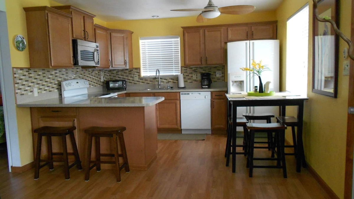 Oakley Cottage | Family or serious fisherman lodging and getaway - upscale, safe & comfortable