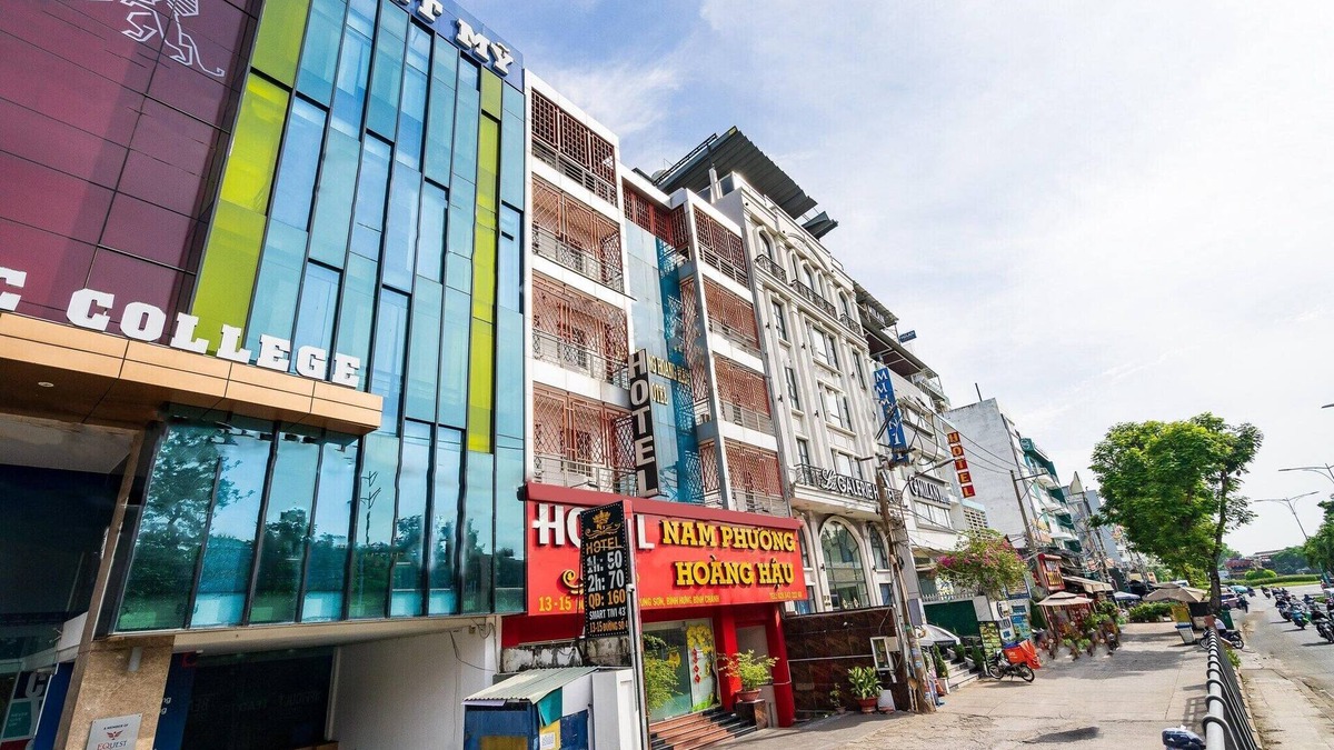 Binh Chanh House | Family-Oriented Stay at Hoang Hau, Vietnam