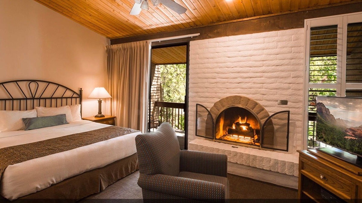Uptown Sedona Resort | Family-oriented, well-maintained resort by Oak Creek and a short walk to uptown.