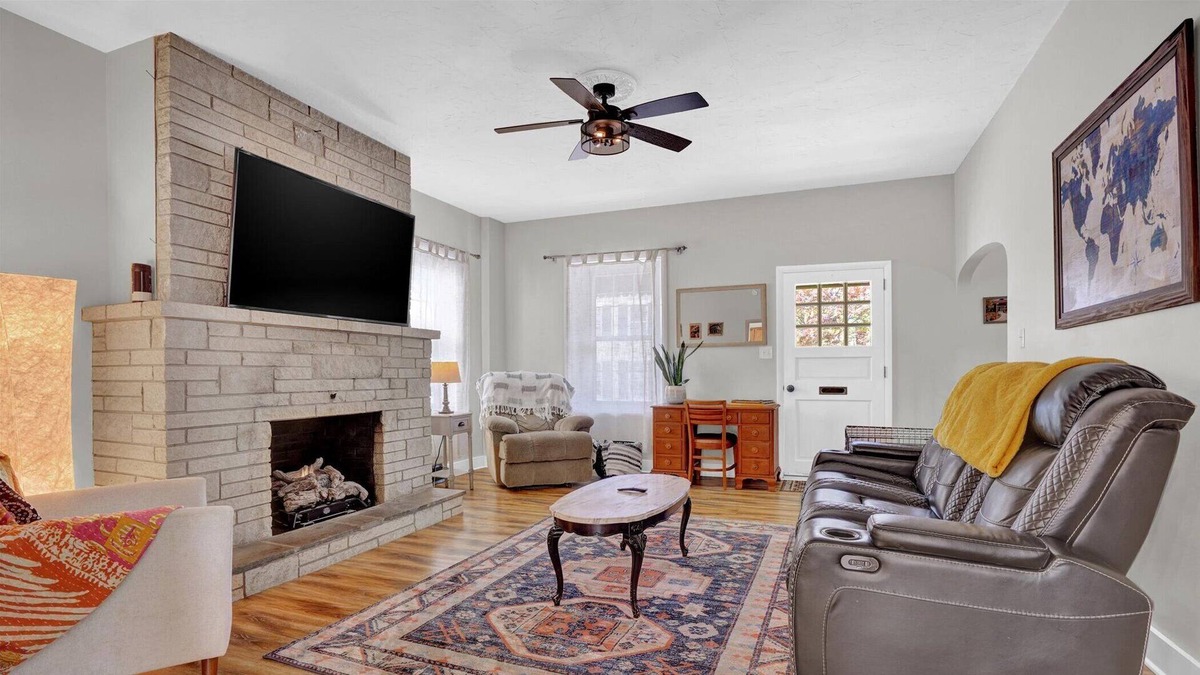 Marietta House | Family/Pet friendly home in Historic Marietta!