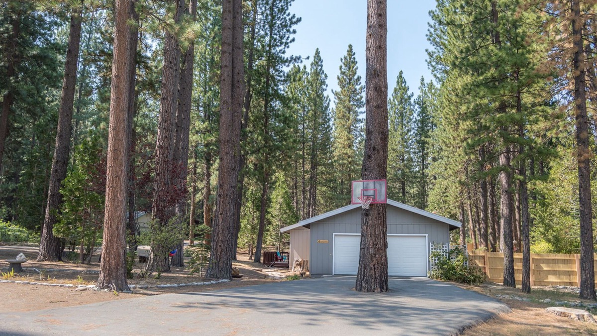 Plumas Eureka Estates House | Family & Pet Friendly Retreat in Blairsden-Graeagle