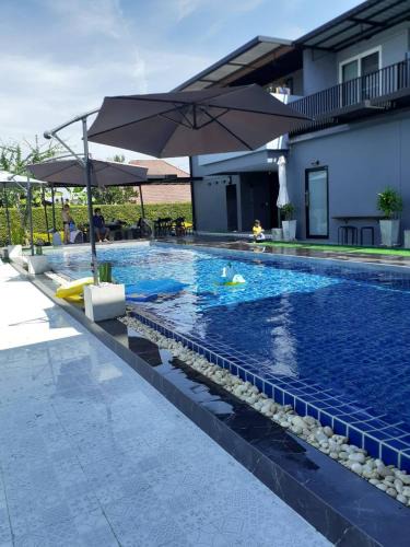 Buriram House | Family Pool View บ้านพักครอบครัวและสระว่ายน้ำ