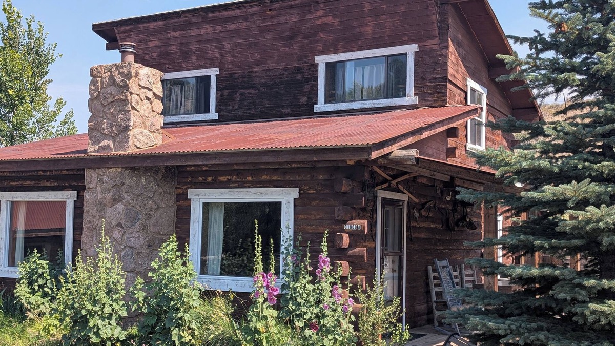 Del Norte Cabin | Family Ranch with Guest Cabin