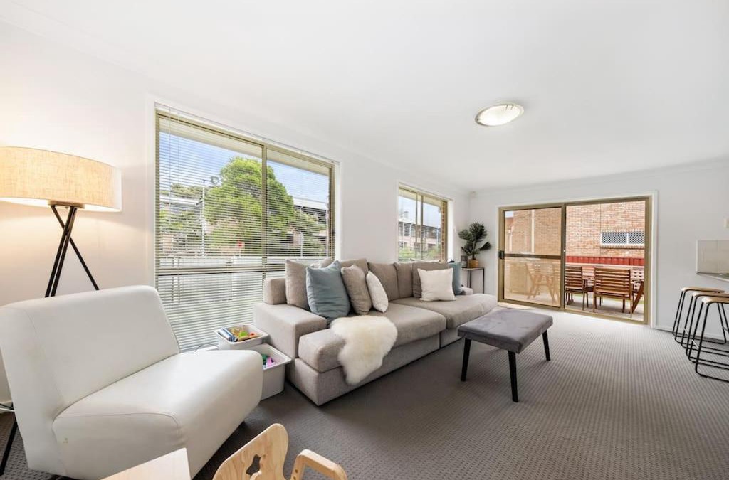 Killarney Vale House | Family Relaxation close to Lake and Beaches