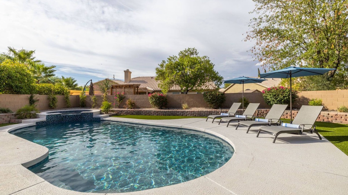 Chandler House | Family Retreat: 5BR, Heated Pool, Games & Hot Tub