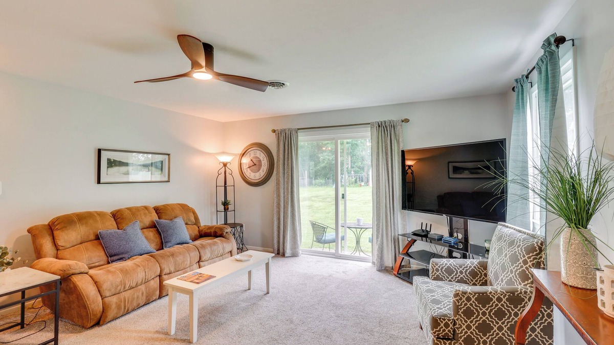 Elizabethtown House | Family Retreat Near Hersheypark w/Horse Farm View