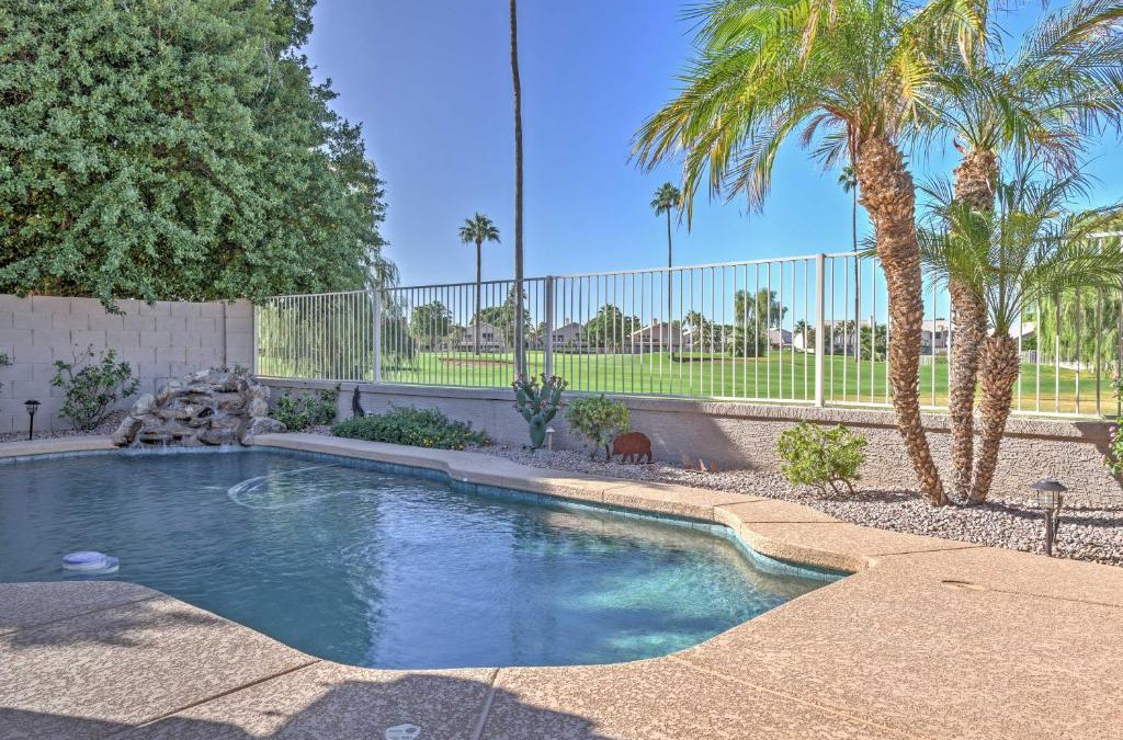 Arrowhead Ranch House | Family Retreat with Putting Green about 6 Mi to Peoria!