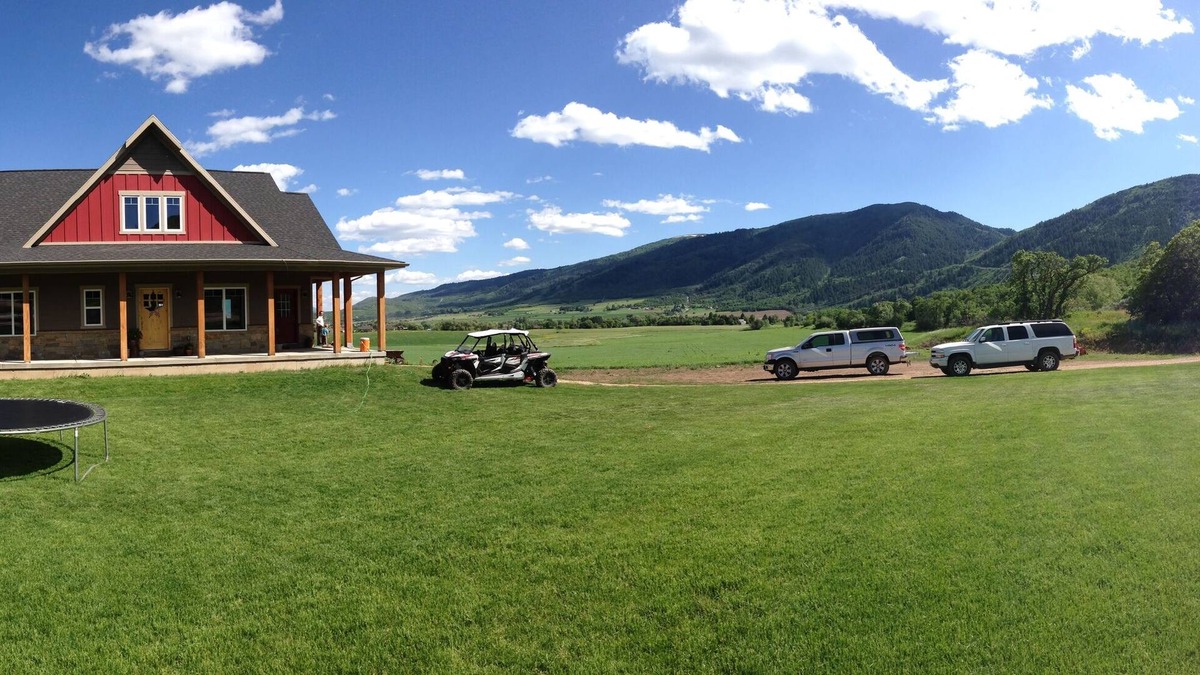 Eden House | Family Reunion Paradise with room to spare - Sleeps 21+ Close to Ski and Lake