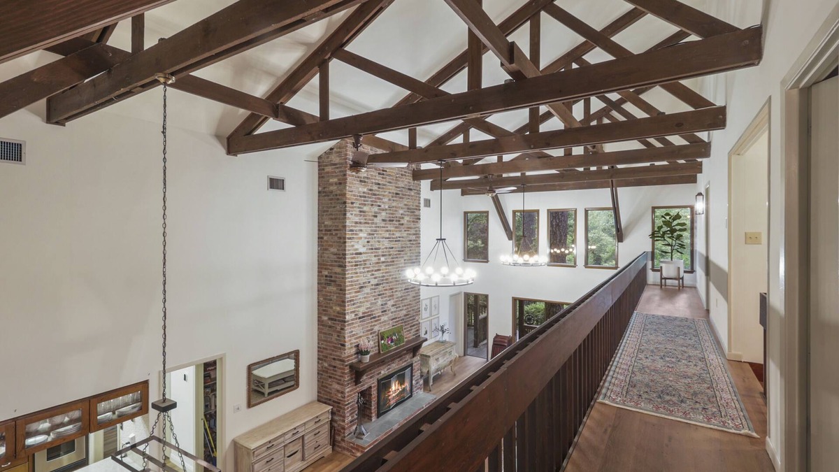 Covington House | Family-Reunion-Retreat-Small Wedding Space Secluded Woodsy 4 Acre, River bluff