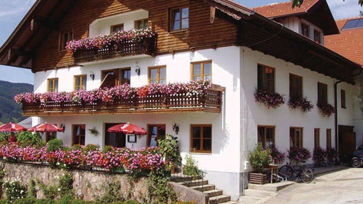 Tiefgraben Apartment | Family Room - Organic Farm Kasleitner (3 flowers)