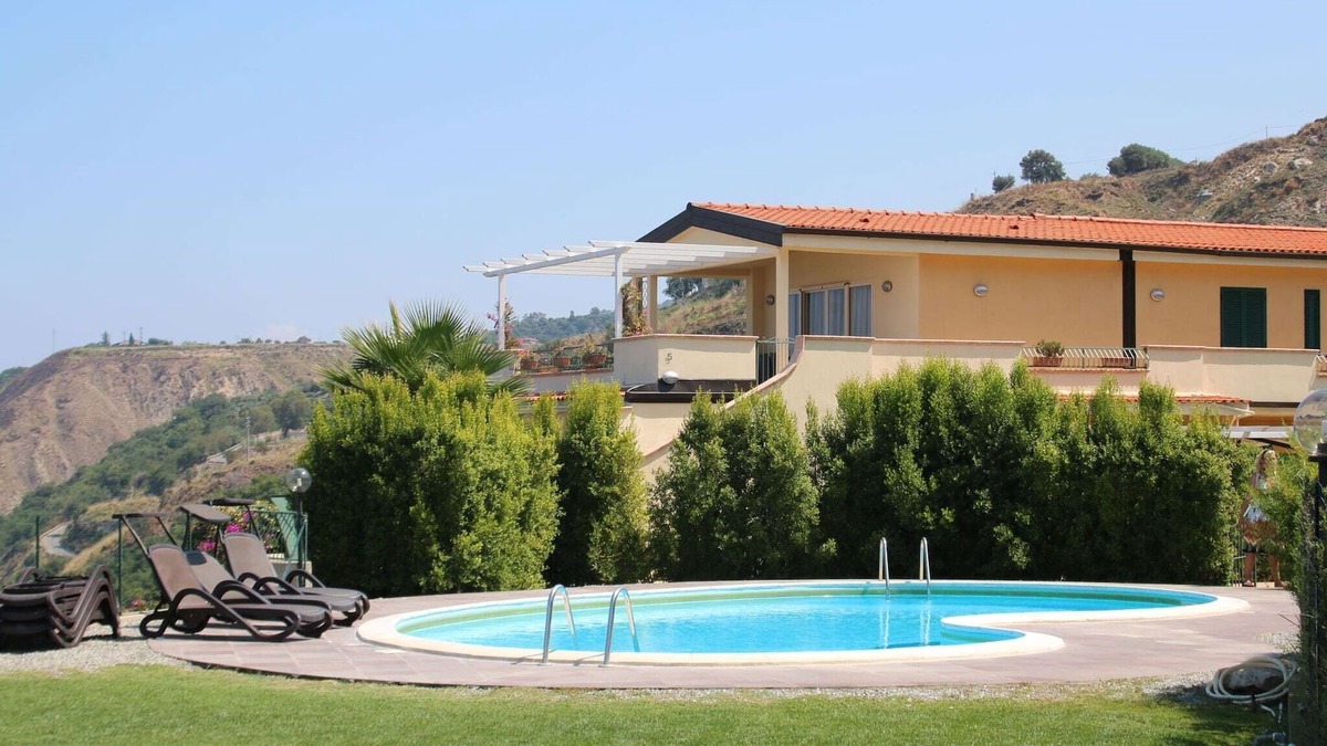 Parghelia Apartment | Family Sea-View Retreat in Parghelia