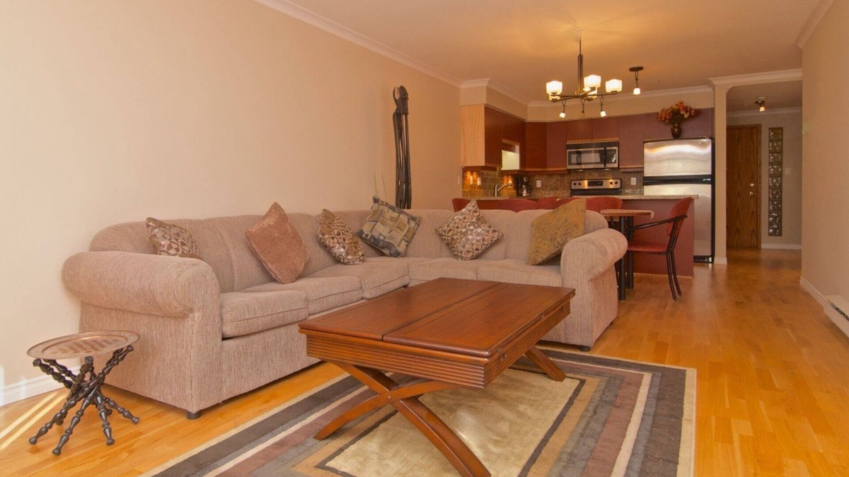 Blueberry Hill Condo | Family Size Garden Terrance Condo. Free parking, Blueberry Hills location, 1.5 miles to Village