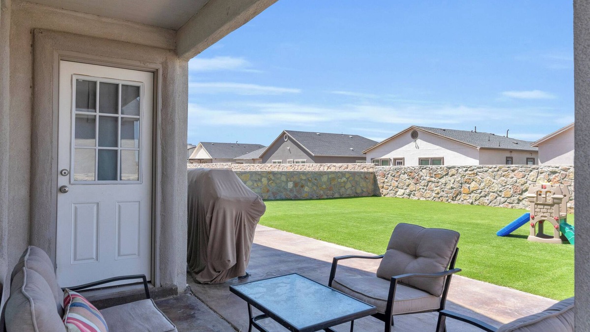 Socorro House | Family size home 5 minutes to I-10, shops, and food places!