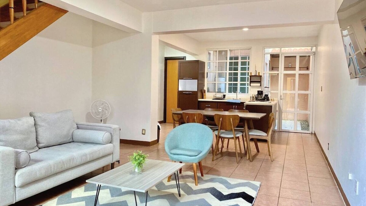 Oaxaca Apartment | Family Size | Plazas & 10′ Centro | Pet-Friendly