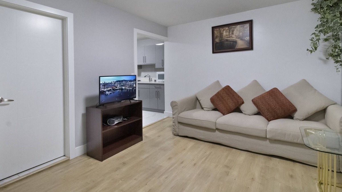 Newton House | Family sized Beautiful 2-bed suite- Close to major attractions