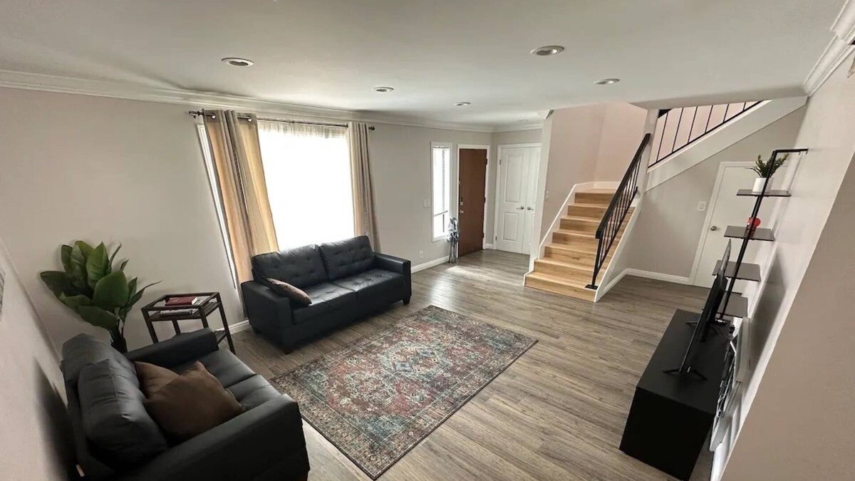 Downey Condo | Family-sized Retreat w/ Hot Tub Near Disney, Theme Parks, Beaches & Shopping!