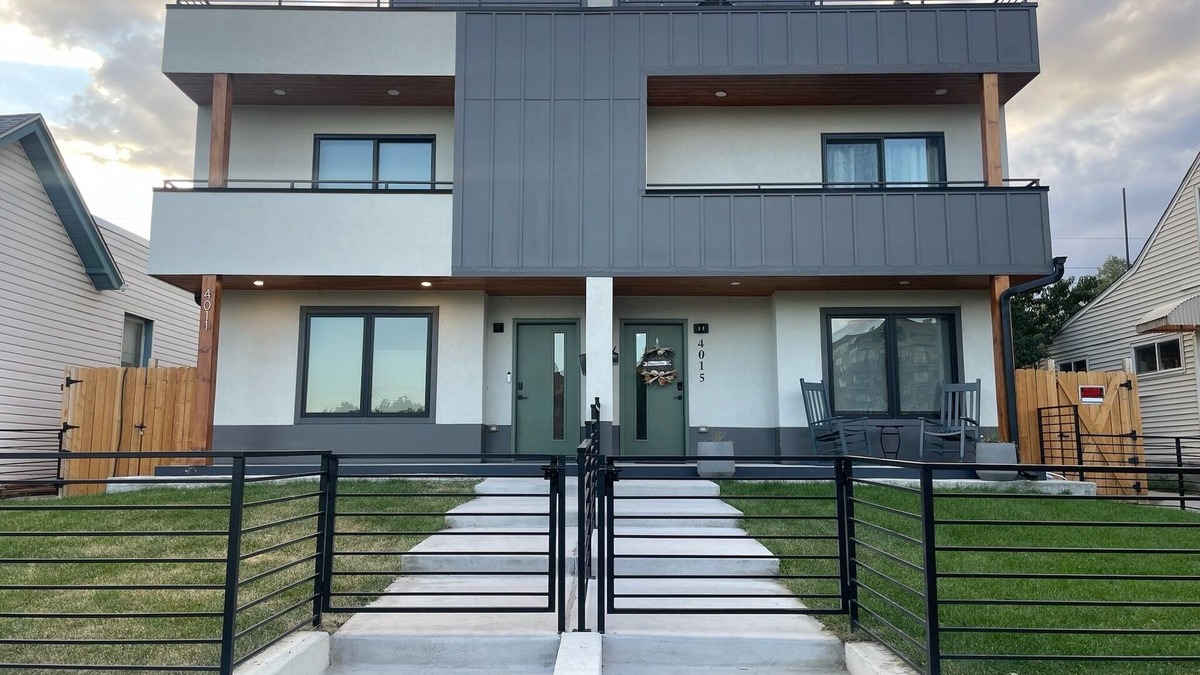 Sunnyside House | Family-sized townhouse with beautiful view of the city!