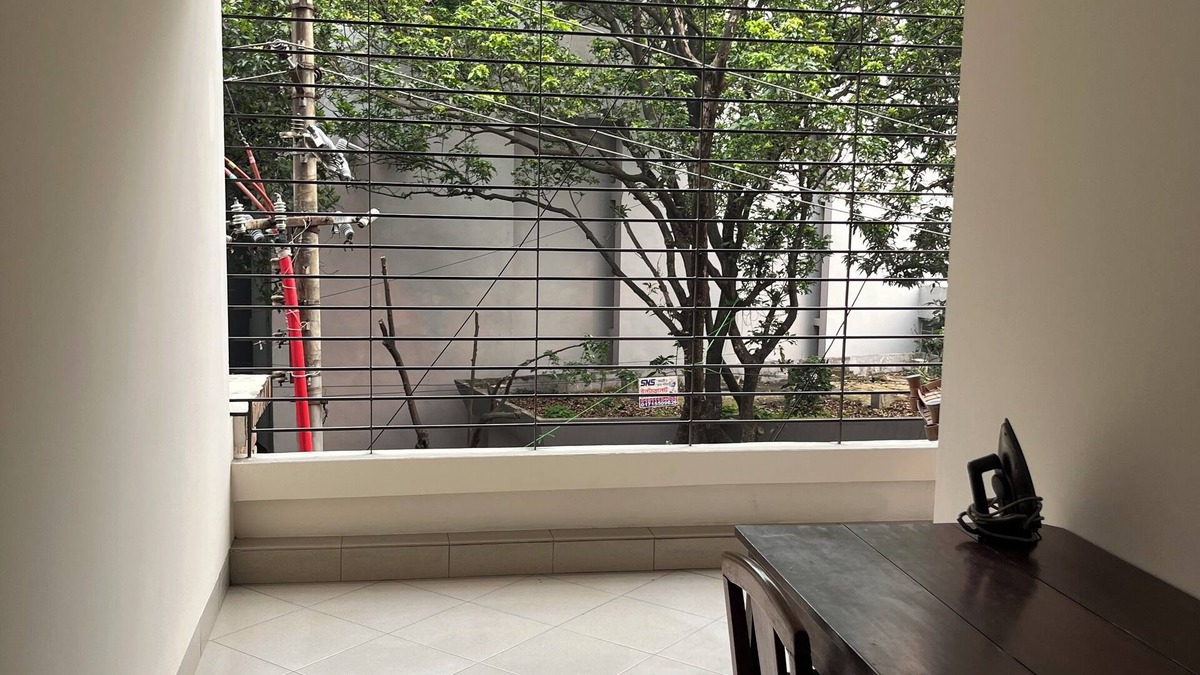 Dhanmondi House | Family-sized Vintage Apartment in Dhanmondi