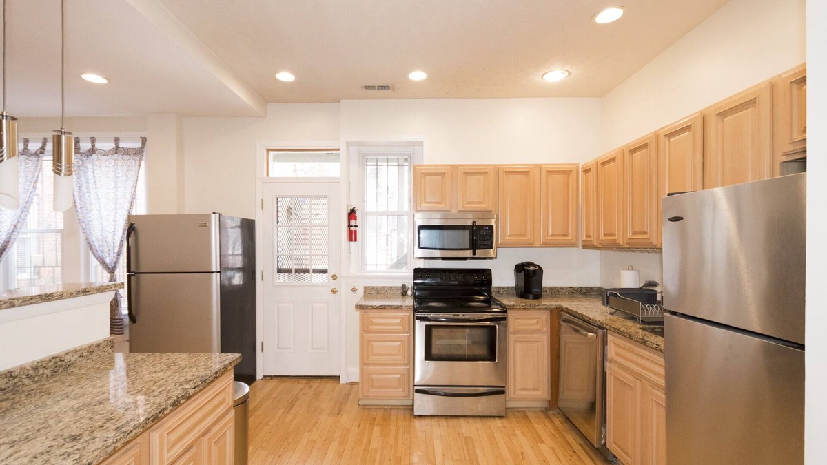 Washington House | FAMILY SPOT NEAR HISTORIC SITES, W/Off-Street Parking
