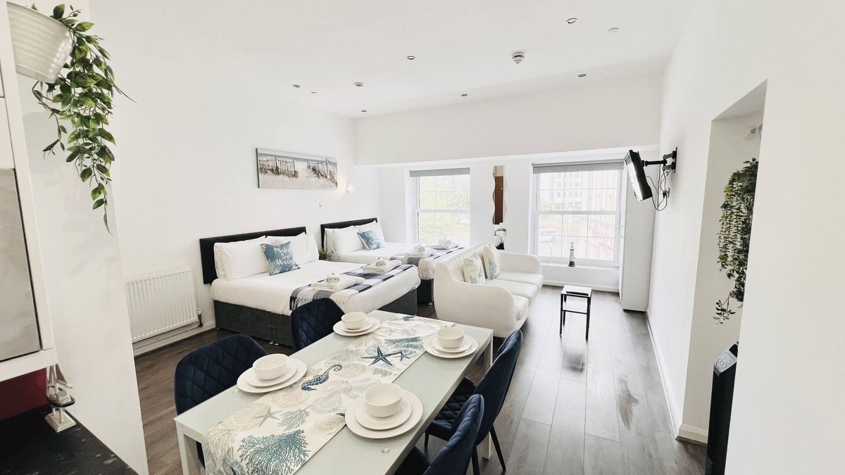 Barbican Apartment | Family Studio with private En-suite Shower Room