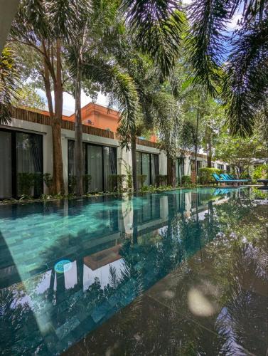 Siem Reap Bed & Breakfast | Family-Style 3-Bedroom Unique Villa by Tunnel