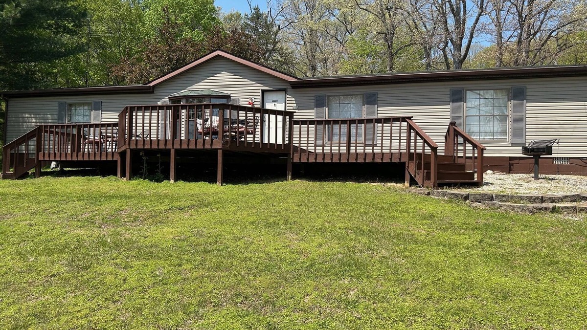 Eckerty House | Family Style Home Cabin 18 on Patoka Lake in Southern Indiana