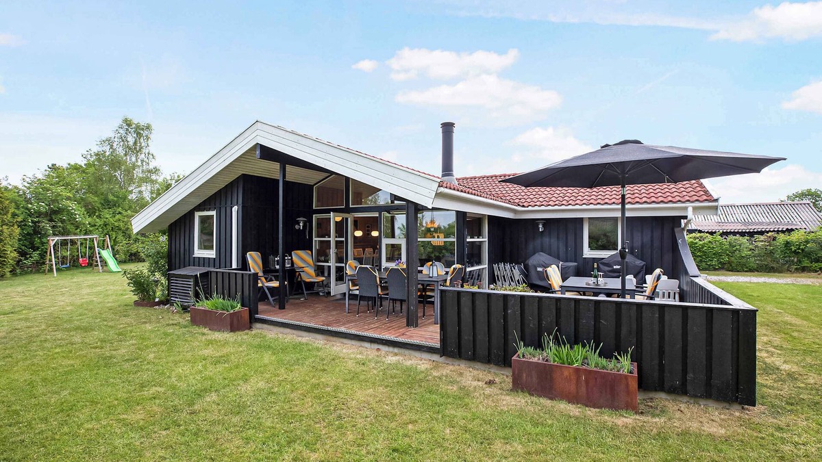 Udsholt House | Family summer house in quiet area
