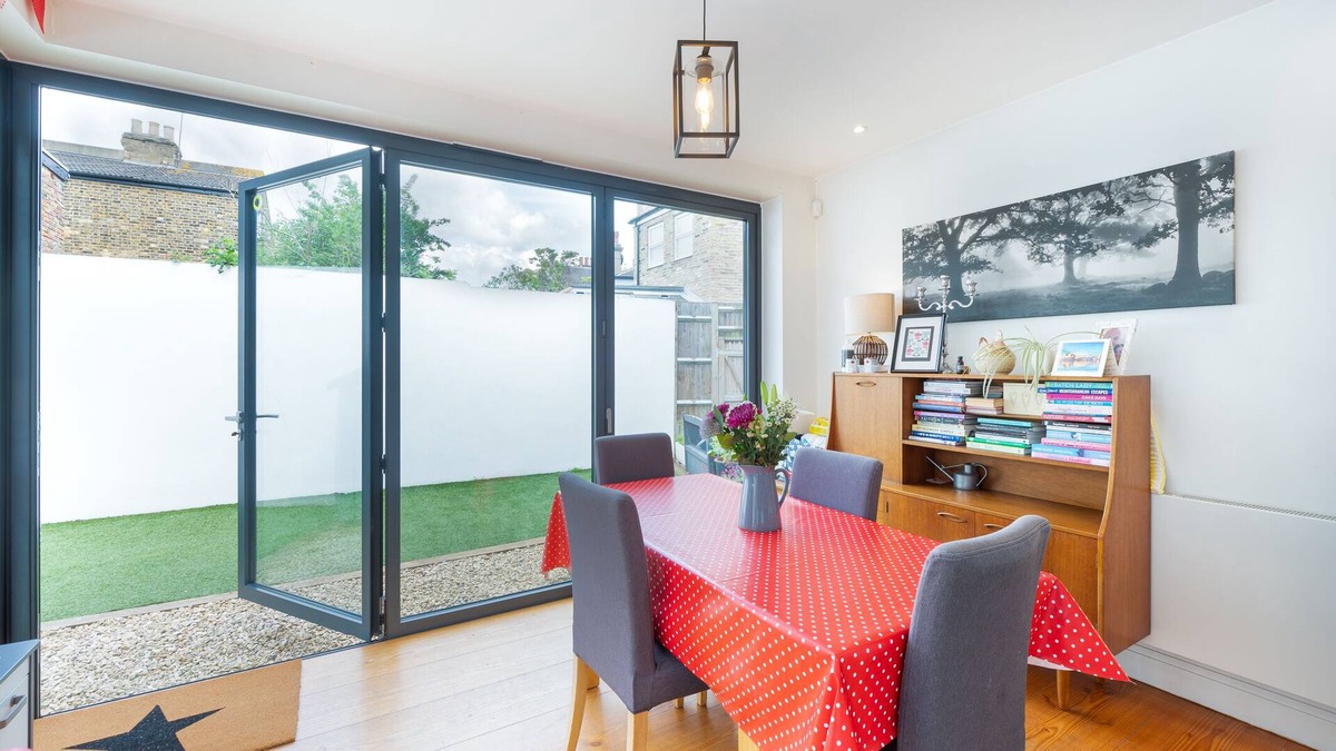 Balham House | Family tales by UnderTheDoormat