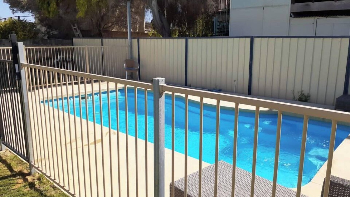 Lancelin House | Family Tides- only a stone’s throw to the Lancelin Beach Hotel,